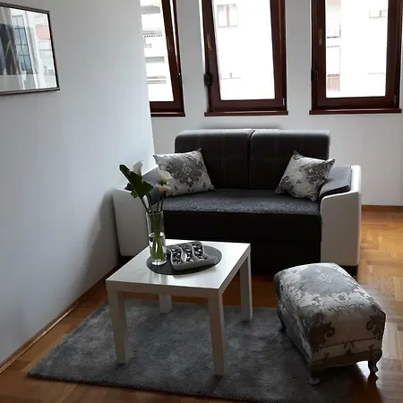 Apartment All White *